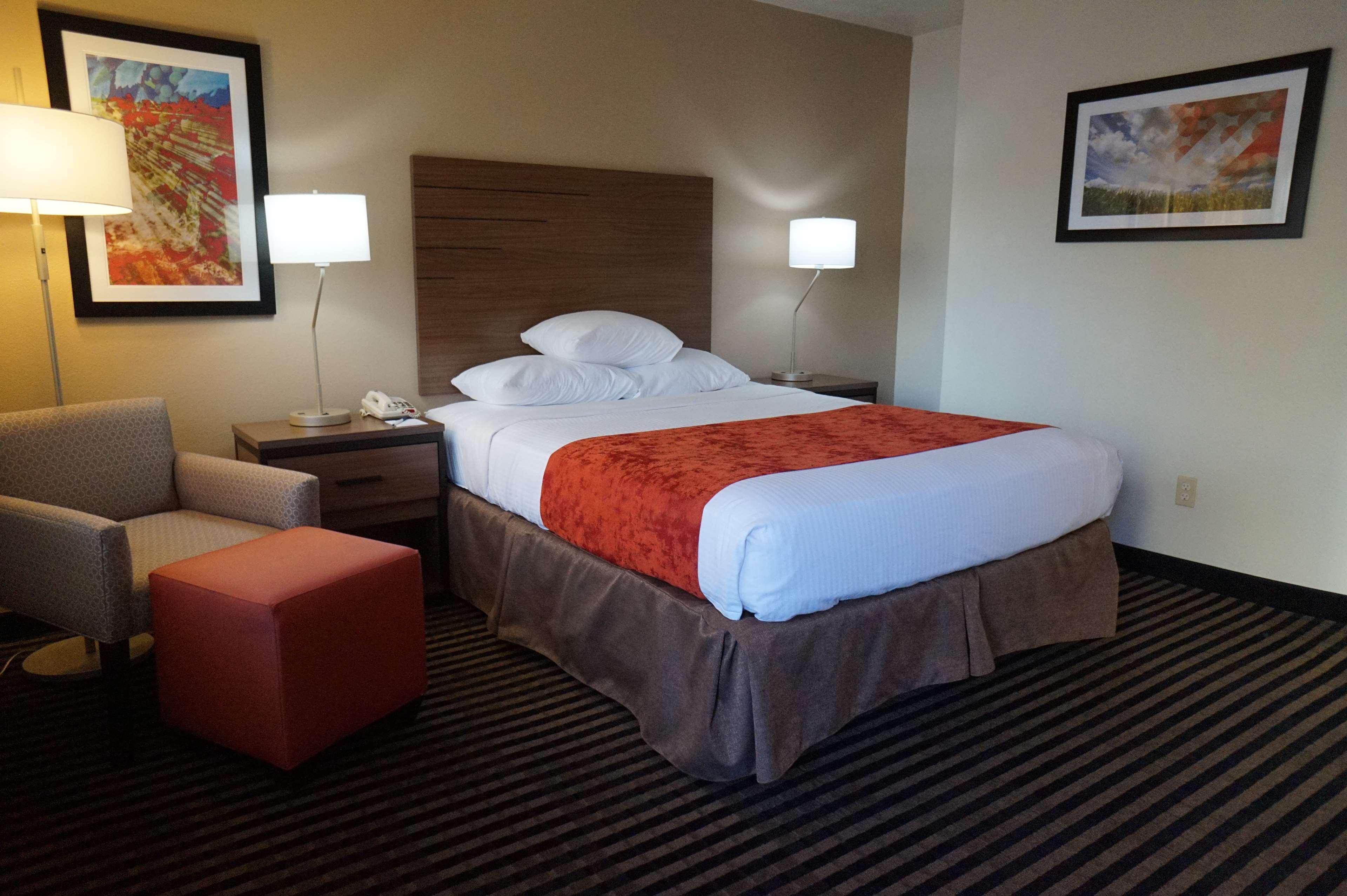 Best Western Town House Lodge Модесто Екстериор снимка