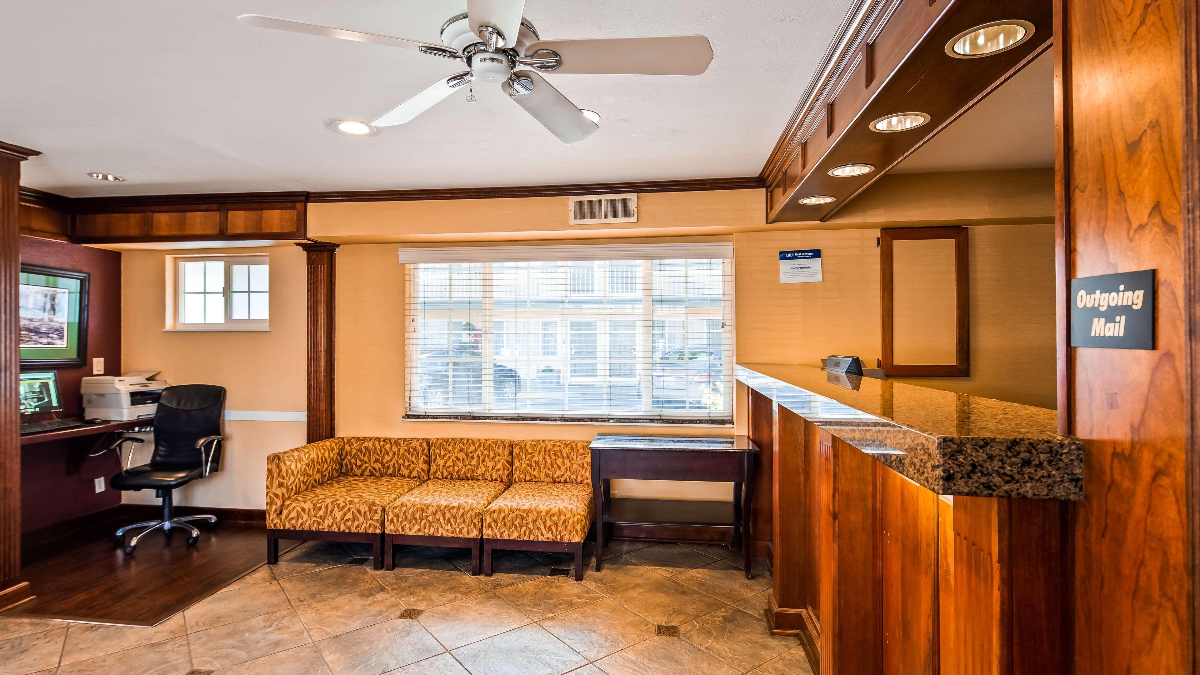 Best Western Town House Lodge Модесто Екстериор снимка